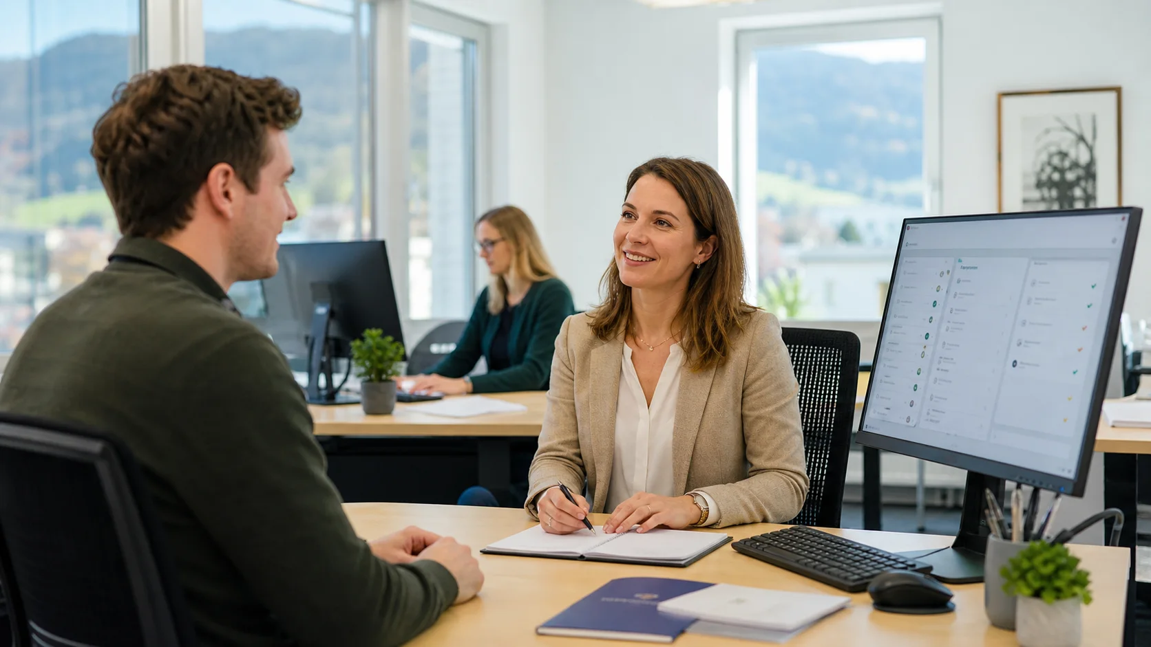 Spécialiste RH accueillant un collaborateur avec un processus d’onboarding assisté par IA